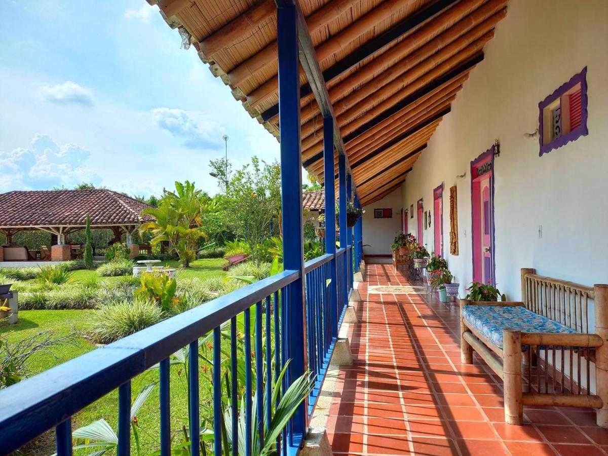 Finca Hotel Villa Del Sol Pueblo Tapao Exterior photo